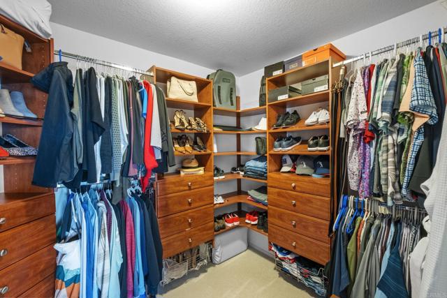 2471 Bear Rock, Escondido CA: https://media.crmls.org/mediaz/c62b60c4-14c4-4e55-b2af-876d4050d12d.jpg