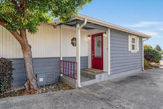 172 W Phillips Road, Watsonville CA: https://media.crmls.org/mediaz/c62bcd27-e5a6-4090-88be-9440d823409d.jpg