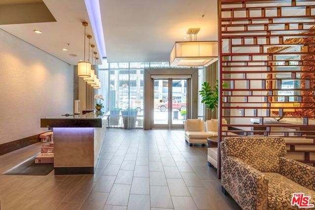 1100 S Hope Street, Los Angeles CA: https://media.crmls.org/mediaz/c62c082c-c9be-4ec4-80c0-557e2724a001.jpg