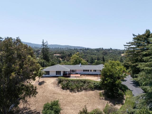 26666 Laurel Lane, Los Altos Hills CA: https://media.crmls.org/mediaz/c62c363d-59b0-4bc4-8902-e3817a00a071.jpg