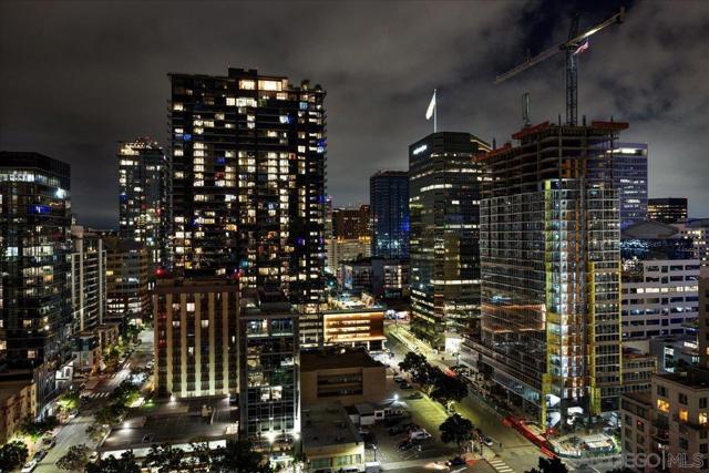 1388 Kettner Blvd, San Diego CA: https://media.crmls.org/mediaz/c62d0a18-fc8b-4afc-96c3-0aeff5ba8513.jpg