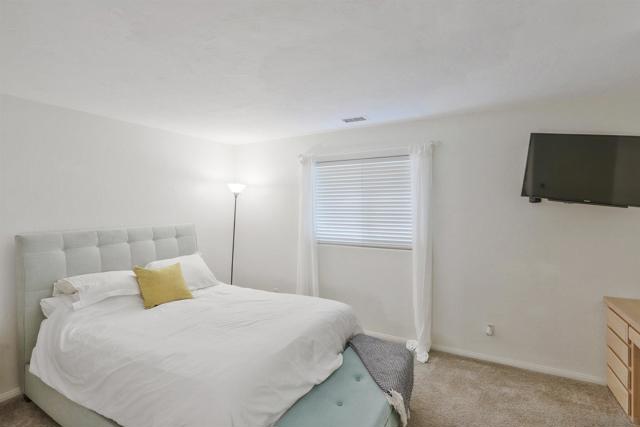 15549 Vista Vicente Dr, Ramona CA: https://media.crmls.org/mediaz/c62d5d45-d7a4-4a34-b6d5-15ace240c5a6.jpg