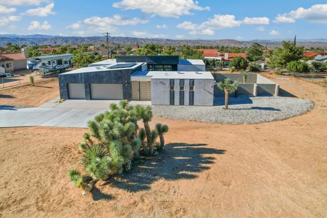 58654 Piedmont Drive, Yucca Valley CA: https://media.crmls.org/mediaz/c62e7914-0bc3-4b87-bf0e-155668c1b11a.jpg