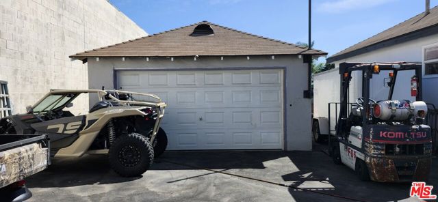 2446 2452 Durfee Avenue, El Monte CA: https://media.crmls.org/mediaz/c62ee718-cb0a-420e-8d57-c510dedb78ef.jpg