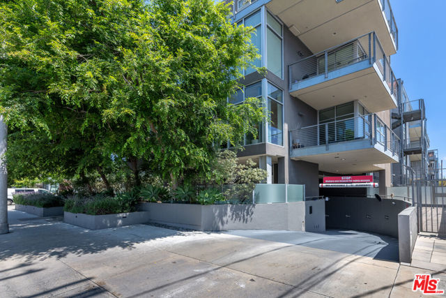 4080 Glencoe Avenue, Marina del Rey CA: https://media.crmls.org/mediaz/c62f1fb0-0a84-412b-aa75-6a53bf244c3b.jpg