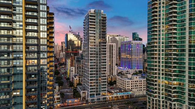 1262 Kettner Blvd, San Diego CA: https://media.crmls.org/mediaz/c62f7452-5c10-4078-9216-fa27a1c39fd3.jpg