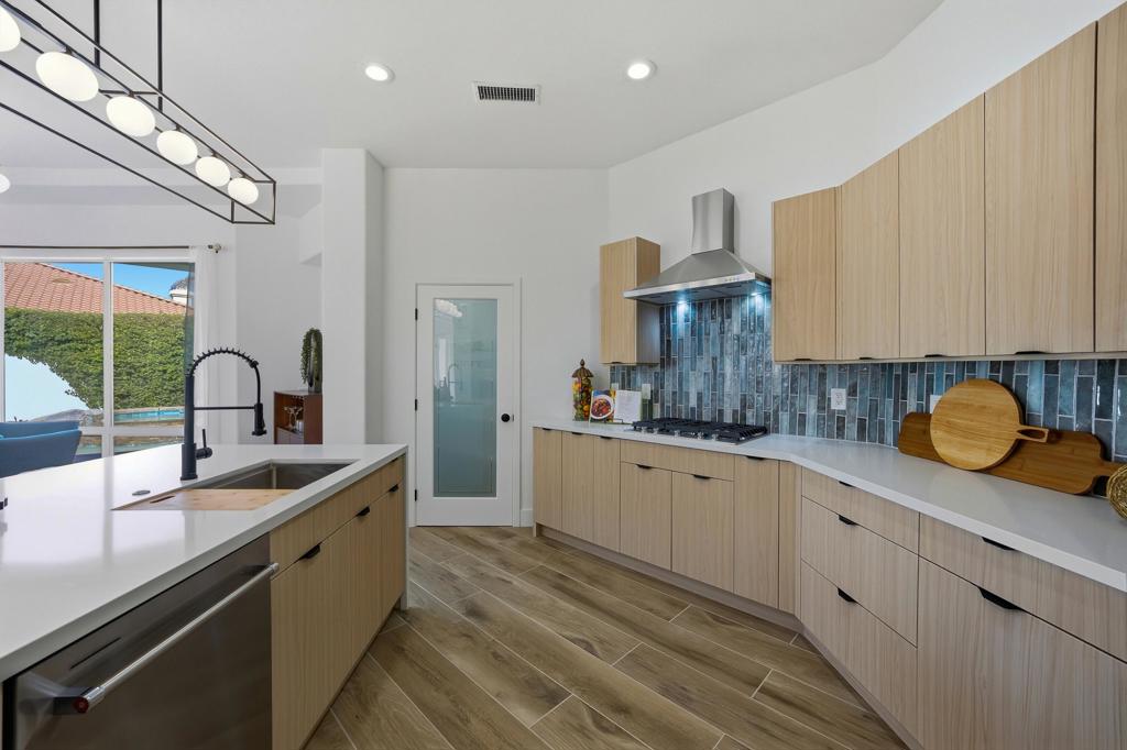 MLS #219137507DA image #3