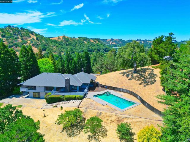 36 Candlewood Place, Walnut Creek CA: https://media.crmls.org/mediaz/c62fd523-f218-4bd6-8d6a-3d56a09732e9.jpg