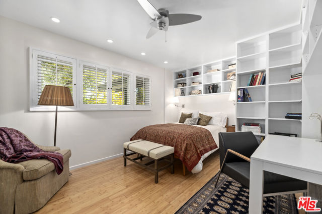 8670 Allenwood Road, Los Angeles CA: https://media.crmls.org/mediaz/c6308e8d-d85b-4e86-99cc-b5755dccd39c.jpg