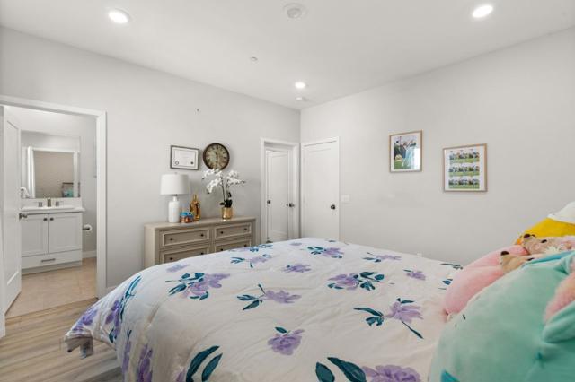 202 Keeper, Irvine CA: https://media.crmls.org/mediaz/c631696a-ecd9-4d4e-a5f7-56e6ccf10f7c.jpg