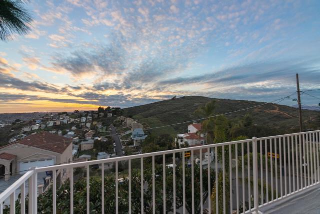 9811 Eucalyptus St, Spring Valley CA: https://media.crmls.org/mediaz/c632c3d4-0378-4663-9945-b82149f7ccb8.jpg