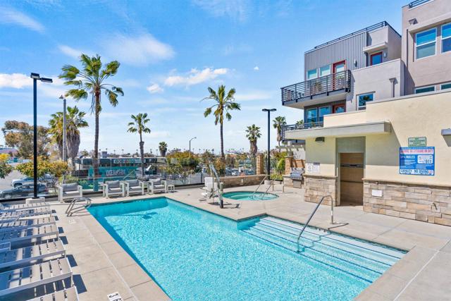 Detail Gallery Image 30 of 34 For 1573 Vista Del Mar Way #4,  Oceanside,  CA 92054 - 3 Beds | 3/1 Baths