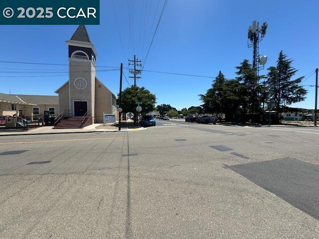 201 Ohara, Oakley CA: https://media.crmls.org/mediaz/c633db7e-bd39-4382-9ce2-5dc74119e28f.jpg