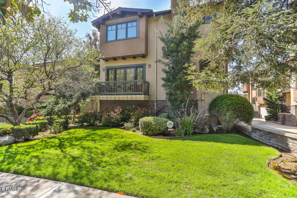 90 Esperanza Avenue, Sierra Madre, CA 91024