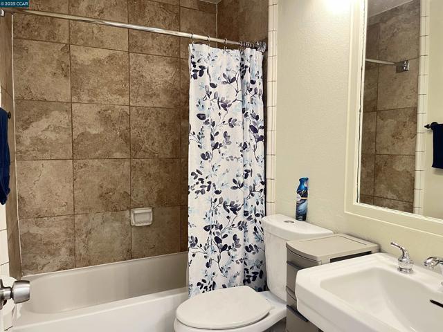 120 Bonita Ct, Rodeo CA: https://media.crmls.org/mediaz/c6345939-bc24-4928-8134-3810d96fadba.jpg