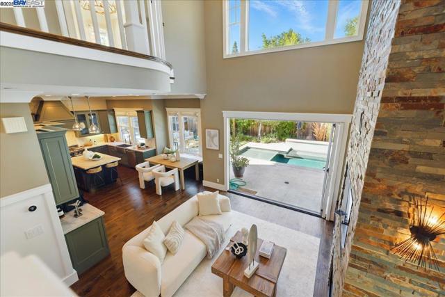 16741 Loma St, Los Gatos CA: https://media.crmls.org/mediaz/c6345e84-4f76-47ac-8ac3-6bba732524dc.jpg