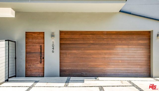 1046 Oban Drive, Los Angeles CA: https://media.crmls.org/mediaz/c635340d-a283-483c-af8d-9a0683d270e2.jpg