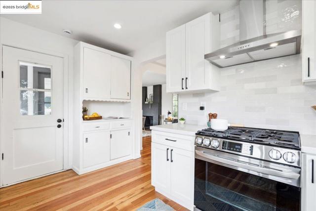 342 El Toyonal, Orinda CA: https://media.crmls.org/mediaz/c6355252-70d2-4e9f-8362-2e244bae618f.jpg
