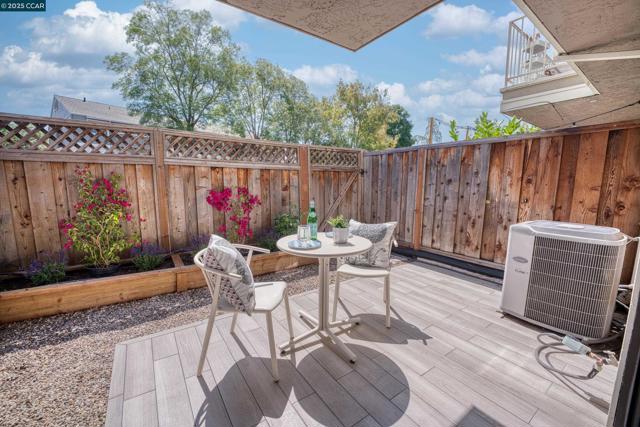 1821 Paseo Laguna Seco, Livermore CA: https://media.crmls.org/mediaz/c6357053-eac5-4a85-8d71-e373d7b159bc.jpg