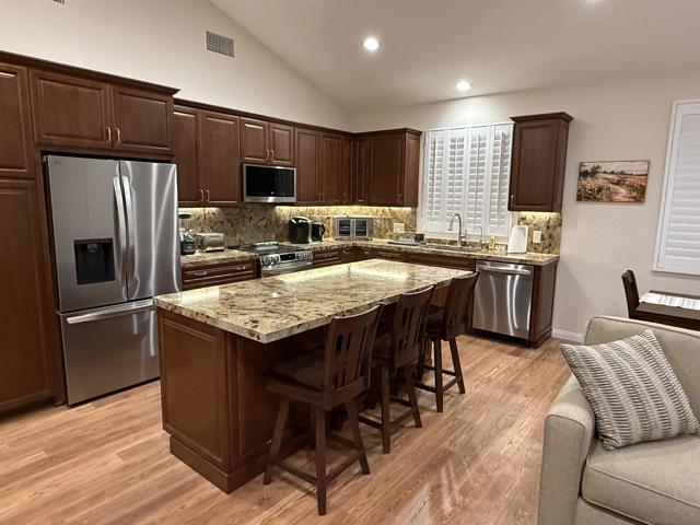 9007 Montrose Way, San Diego CA: https://media.crmls.org/mediaz/c6359378-086c-4608-83d6-d4a7e892d479.jpg