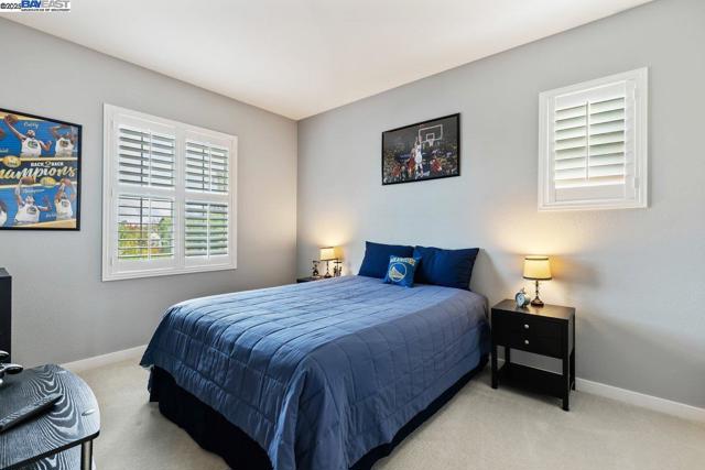 1050 Clear Lake Dr, Oakley CA: https://media.crmls.org/mediaz/c636509b-83d2-4c51-aca7-5bc34128126d.jpg