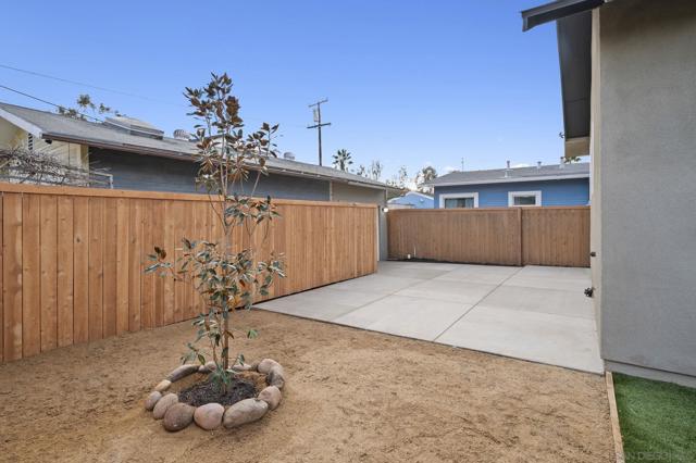 1091 Lincoln Ave, San Diego CA: https://media.crmls.org/mediaz/c6372495-4839-450a-9de8-d338606efd73.jpg