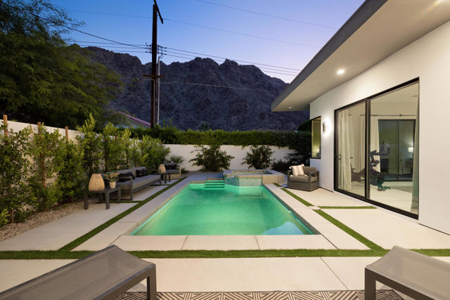 52085 Avenida Cortez, La Quinta CA: https://media.crmls.org/mediaz/c6374f99-ac85-448e-807c-81b74a9030f1.jpg