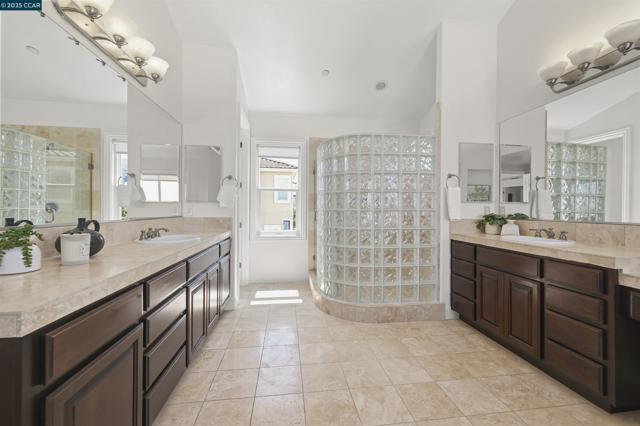 3388 Ashbourne Cir, San Ramon CA: https://media.crmls.org/mediaz/c63751a6-522e-491a-b0b5-12dc47bfff0c.jpg
