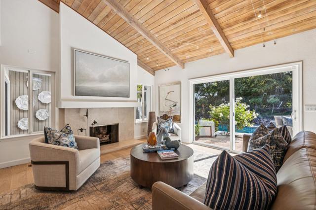 822 Mesa Court, Palo Alto CA: https://media.crmls.org/mediaz/c6377b52-60f9-4b34-9761-3eb8a9736018.jpg