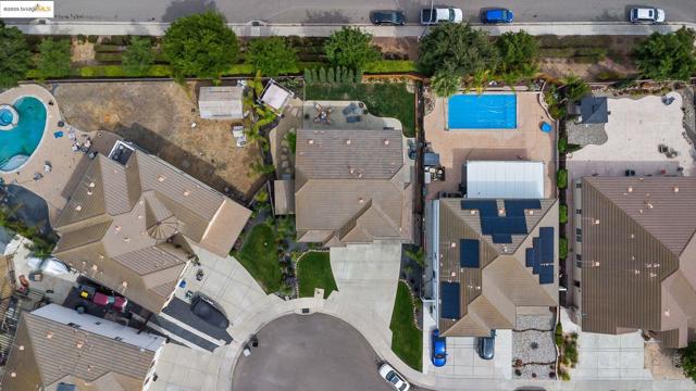 150 Ridge Crest Ct, Oakley CA: https://media.crmls.org/mediaz/c6381638-0665-45f4-bac6-0ac4a6a79478.jpg