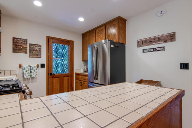 24561 Lakeview Drive, Idyllwild CA: https://media.crmls.org/mediaz/c639456e-a7a5-4dfe-9bd8-90bcf8e06607.jpg