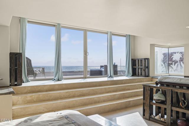 3629 Ocean Drive, Oxnard CA: https://media.crmls.org/mediaz/c63a3fd1-4c97-4fec-8533-2ee3b25d7cec.jpg