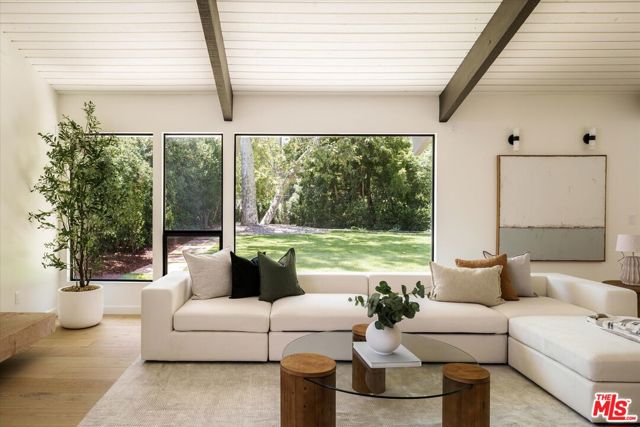 2313 Banyan Drive, Los Angeles CA: https://media.crmls.org/mediaz/c63aa1e6-0117-4115-9dbb-35cd382cb25b.jpg