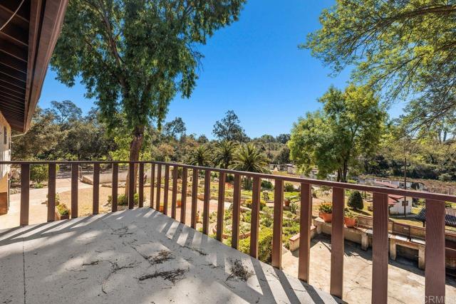 31600 Oak Glen Road, Valley Center CA: https://media.crmls.org/mediaz/c63abf5c-9c09-48d9-b22b-1de93961c135.jpg