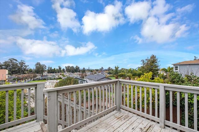 8245 Golf Links Road, Oakland CA: https://media.crmls.org/mediaz/c63bfabd-b62c-4665-9c0d-9e81ff91860e.jpg