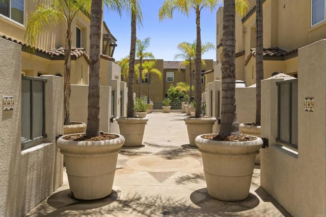 7715 El Cajon Boulevard, La Mesa CA: https://media.crmls.org/mediaz/c63c0260-39e7-443b-b1ed-8cddfac57fcf.jpg
