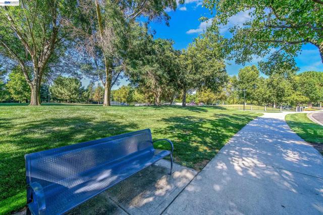 5943 Corte Arboles, Pleasanton CA: https://media.crmls.org/mediaz/c63c2aa6-9ff1-4c69-8693-962856047153.jpg