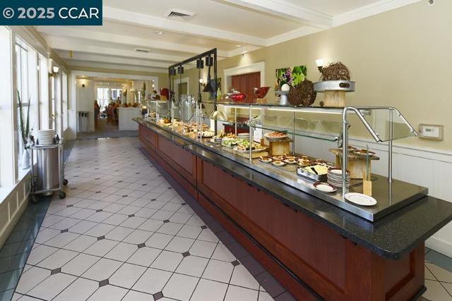 1840 Tice Creek Dr, Walnut Creek CA: https://media.crmls.org/mediaz/c63c67a8-b82e-4730-99cb-bc11602a4c5f.jpg