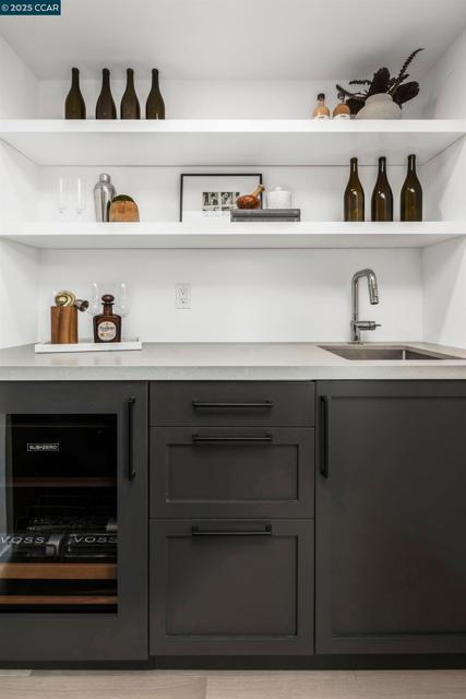 181 Lombardy Lane, Orinda CA: https://media.crmls.org/mediaz/c63e184c-2e09-4523-aa58-53400f942aec.jpg