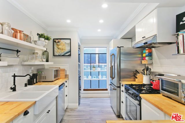 1228 18th Street, Santa Monica CA: https://media.crmls.org/mediaz/c63e3db0-7cd4-473a-a68a-83e5c3da0a50.jpg