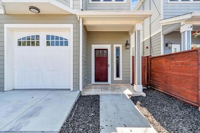 1633 15th Street, Oakland CA: https://media.crmls.org/mediaz/c63e76e0-1b0d-4d94-b560-b5f333beba35.jpg