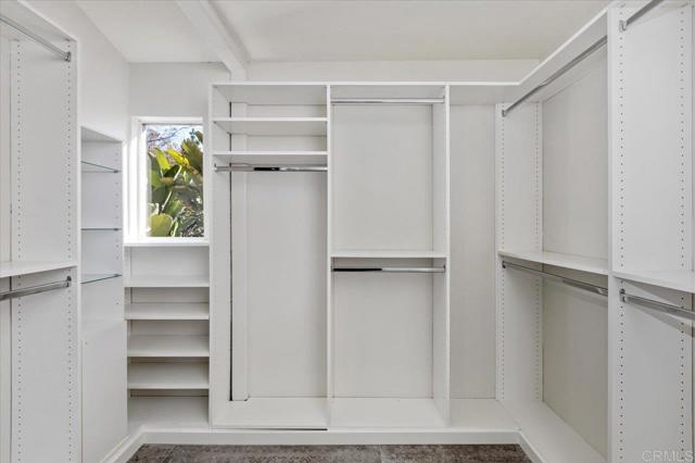 Detail Gallery Image 14 of 33 For 4976 Bella Collina St, Oceanside,  CA 92056 - 5 Beds | 3 Baths