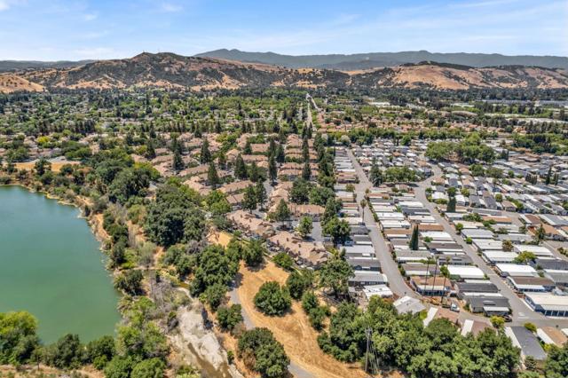 6901 Rodling Drive, San Jose CA: https://media.crmls.org/mediaz/c63f0afb-050b-45be-91aa-5abee24c2661.jpg