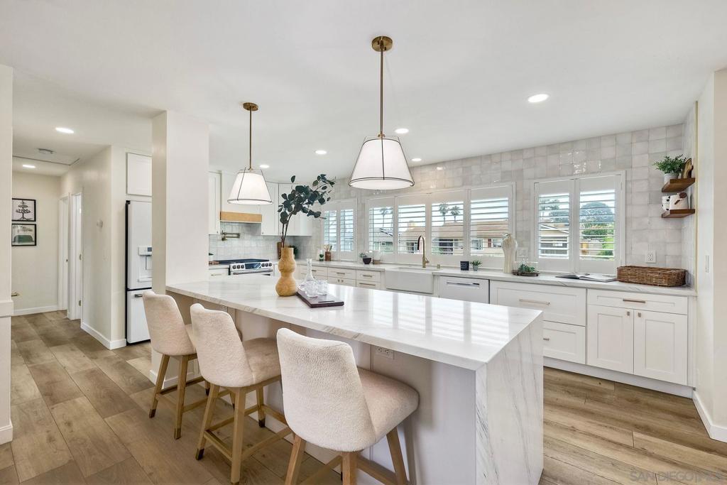 3380 Trumbull St - photo 4