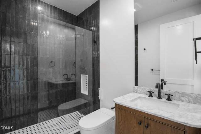 Detail Gallery Image 12 of 32 For 611 W Claremont St, Pasadena,  CA  - 3 Beds | 3 Baths