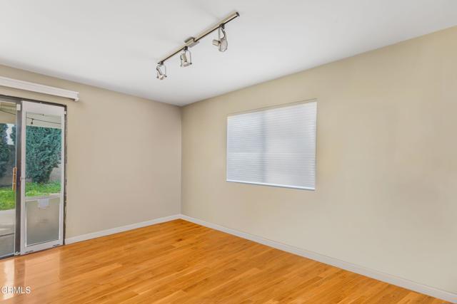 Detail Gallery Image 15 of 44 For 4056 Cochran St, Simi Valley,  CA 93063 - 3 Beds | 3 Baths