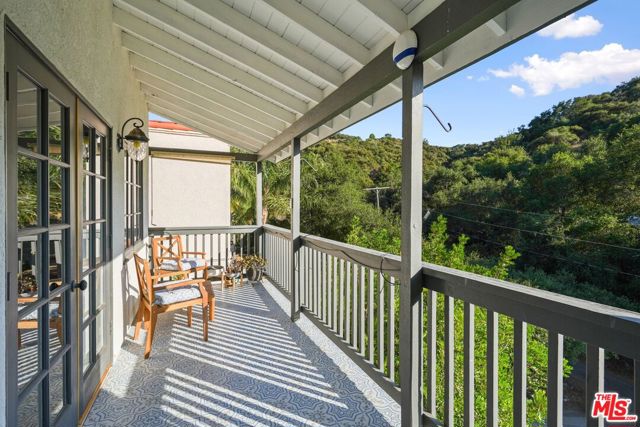 3418 Dorothy Road, Topanga CA: https://media.crmls.org/mediaz/c6415cb7-5944-4c2e-b15a-3ce02676271f.jpg