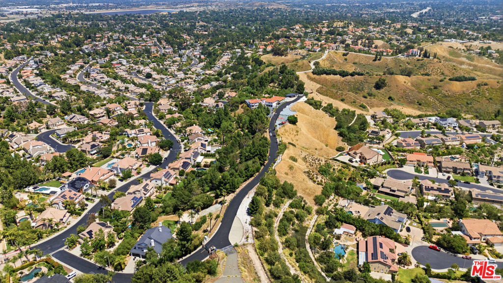 https://media.crmls.org/mediaz/c641c1d5-dbf9-49f1-afed-b6cb89528409.jpg?preset=X-Large