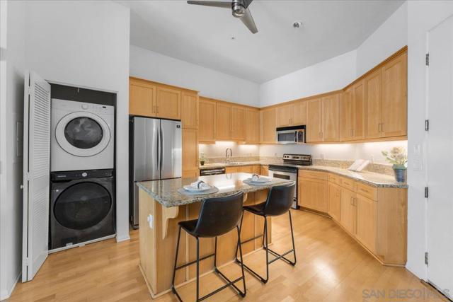 3211 5Th Ave, San Diego CA: https://media.crmls.org/mediaz/c641d6cf-04d5-430a-8354-a8d698b25778.jpg