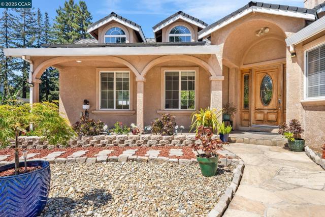 18127 Madison Ave, Castro Valley CA: https://media.crmls.org/mediaz/c64286cf-b4f7-4526-a078-cb0d3cee7726.jpg